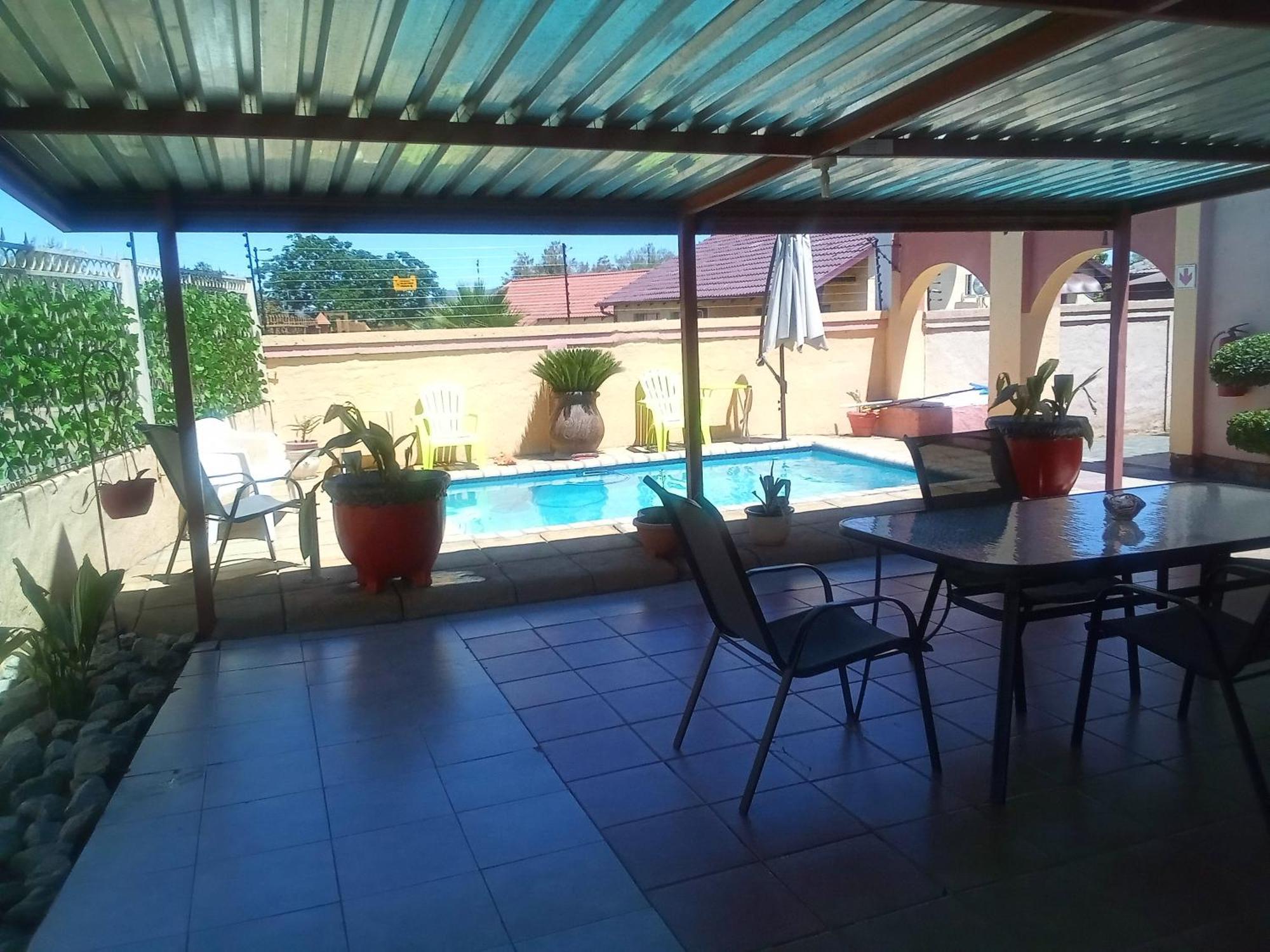 Joezebel Guesthouse Mogwase Ngoại thất bức ảnh