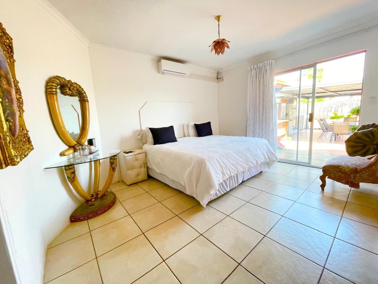 Joezebel Guesthouse Mogwase Ngoại thất bức ảnh