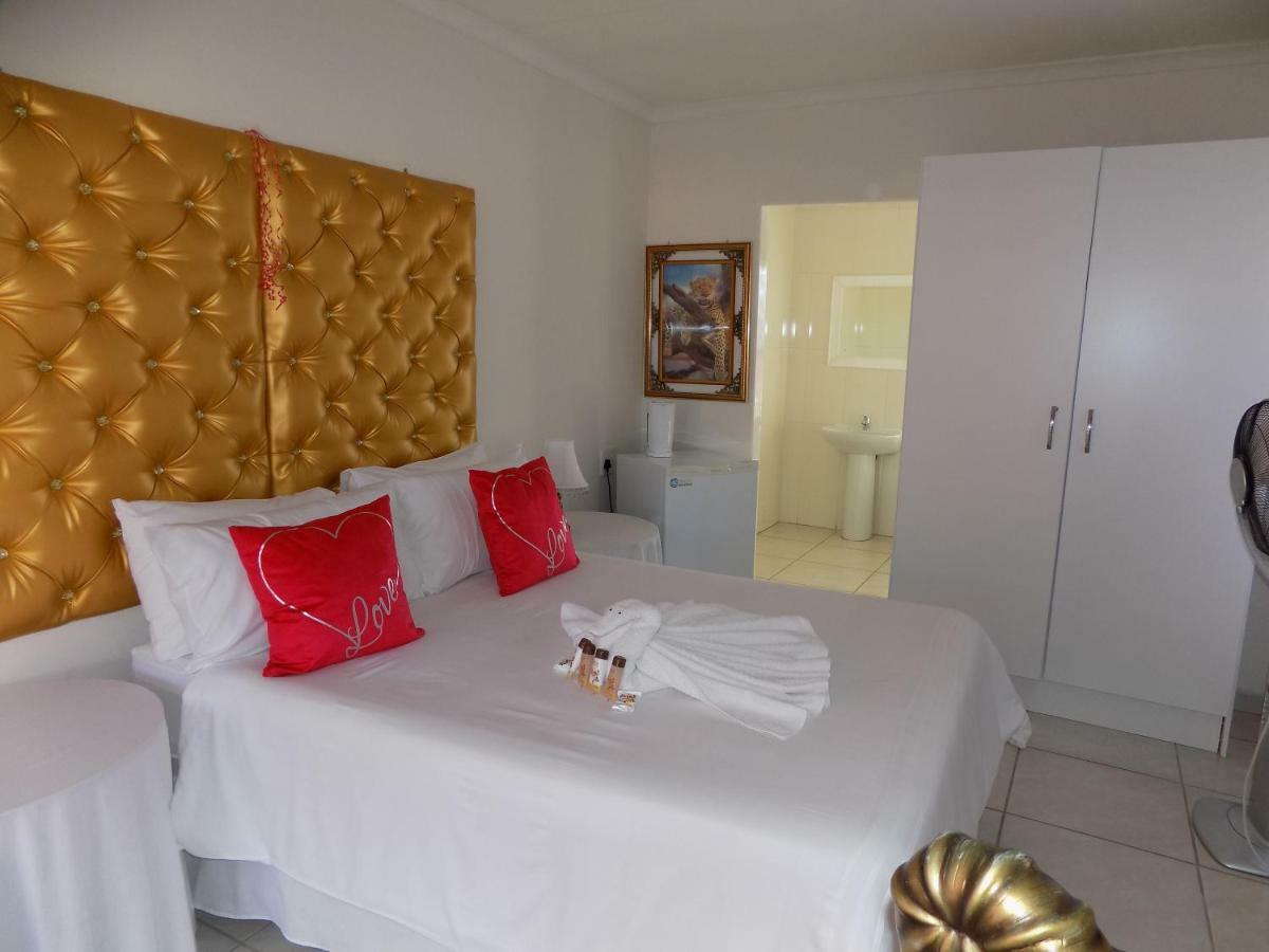 Joezebel Guesthouse Mogwase Ngoại thất bức ảnh